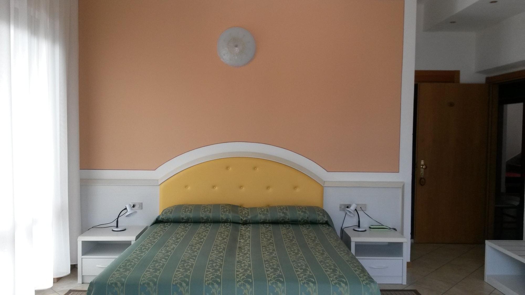 Hotel Garda Bellevue Limone sul Garda Exterior photo