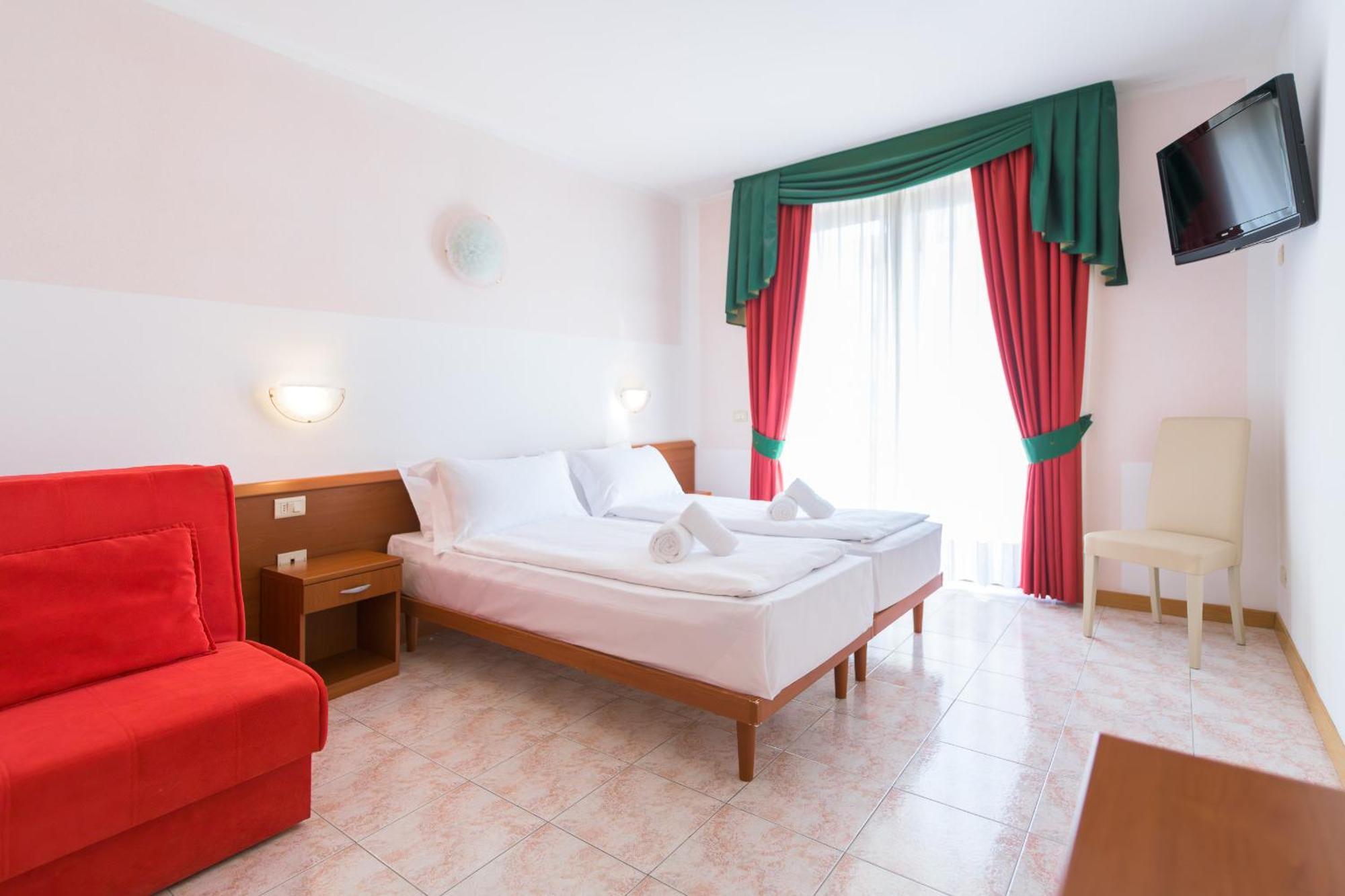 Hotel Garda Bellevue Limone sul Garda Exterior photo