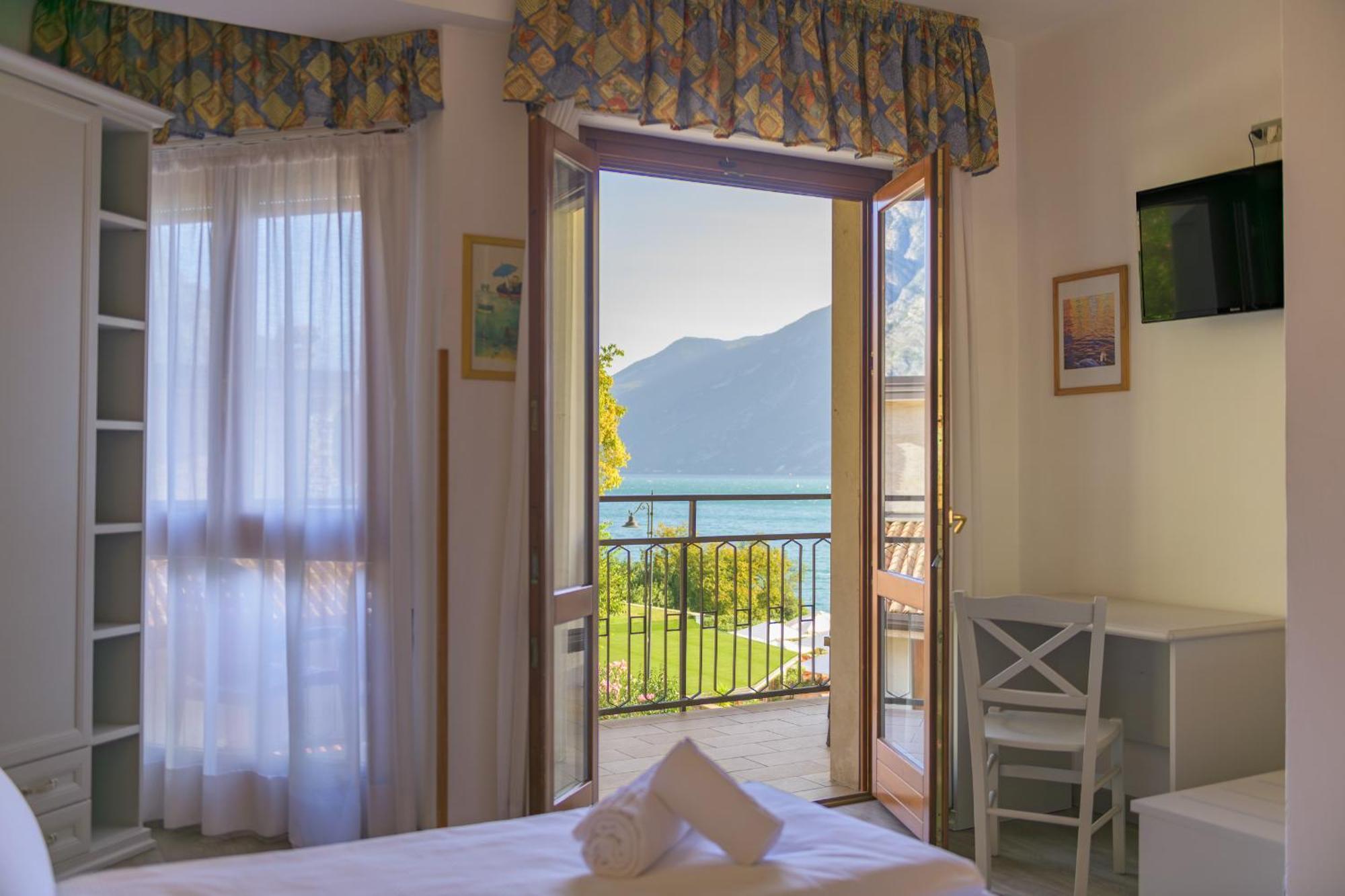 Hotel Garda Bellevue Limone sul Garda Exterior photo