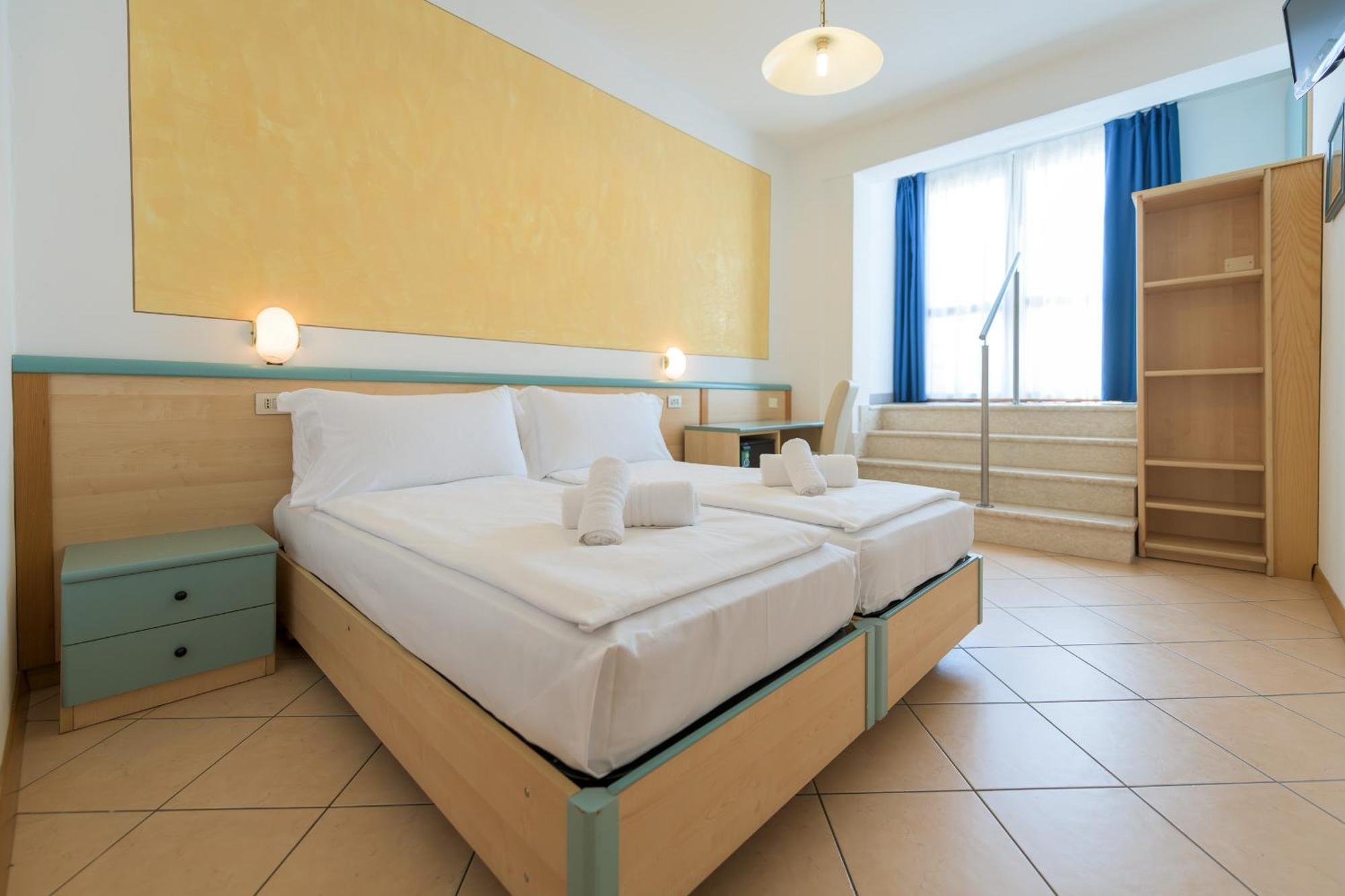 Hotel Garda Bellevue Limone sul Garda Exterior photo